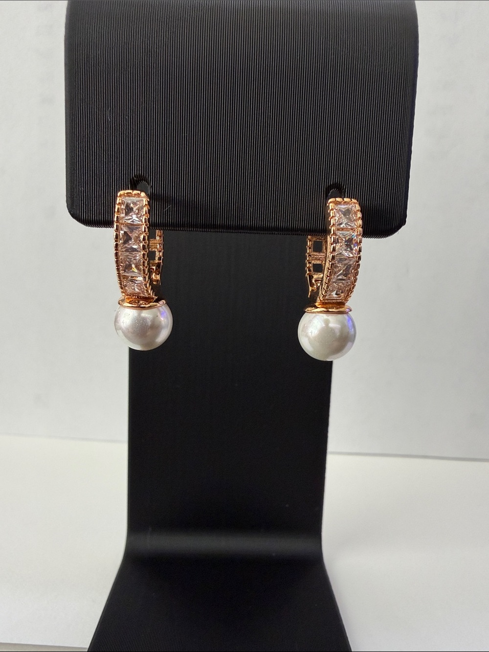 Elegant Rose Gold Pearl Hoop Earrings